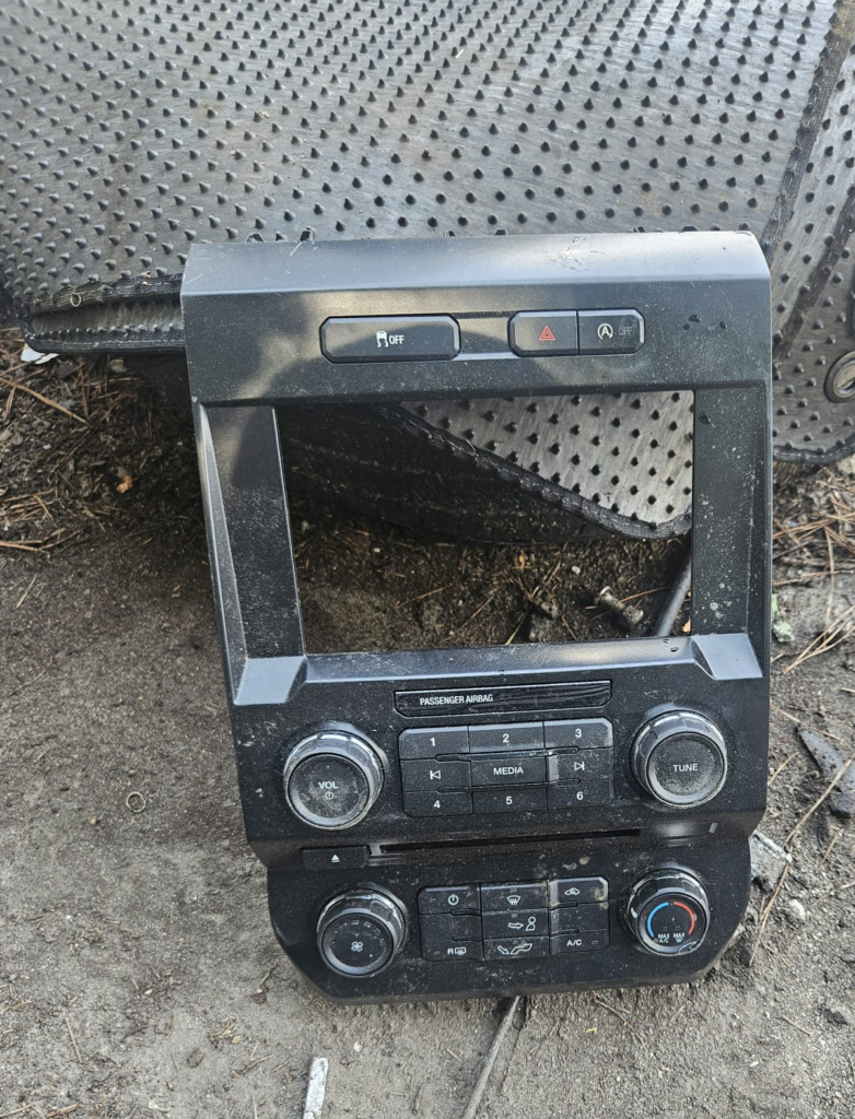 2018 Radio Faceplate - Automotive Parts Recyclers